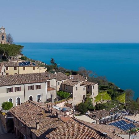Fiorenzuola Bed & Breakfast Fiorenzuola di Focara Exterior photo